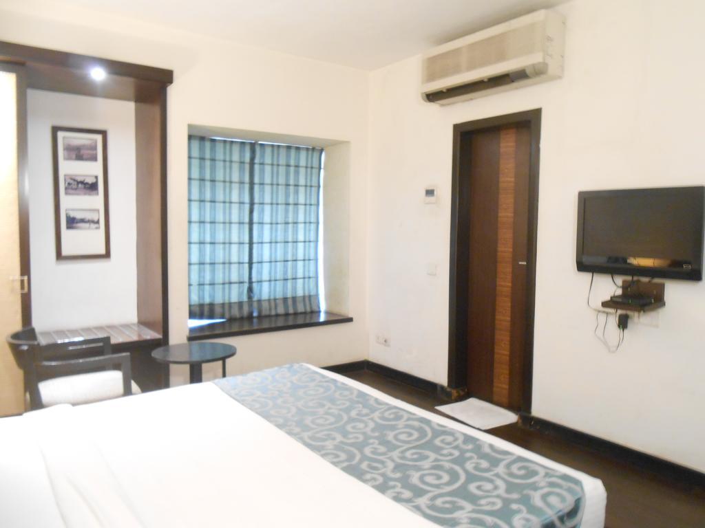 Hotel Metropole Колката Екстер'єр фото