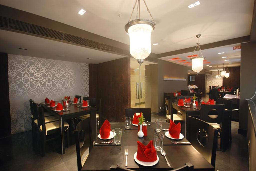 Hotel Metropole Колката Екстер'єр фото