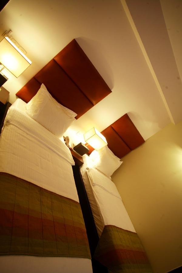 Hotel Metropole Колката Екстер'єр фото