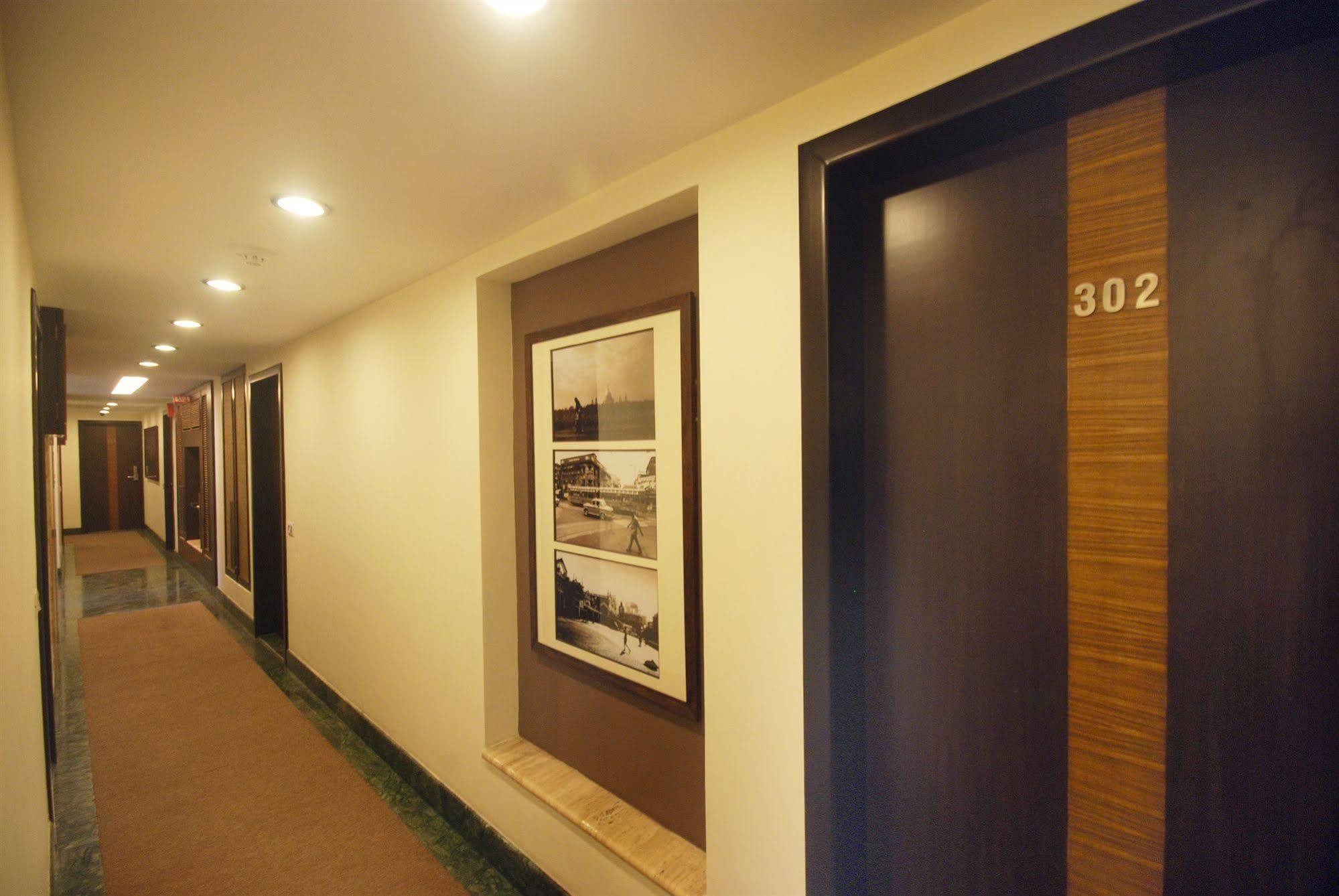 Hotel Metropole Колката Екстер'єр фото