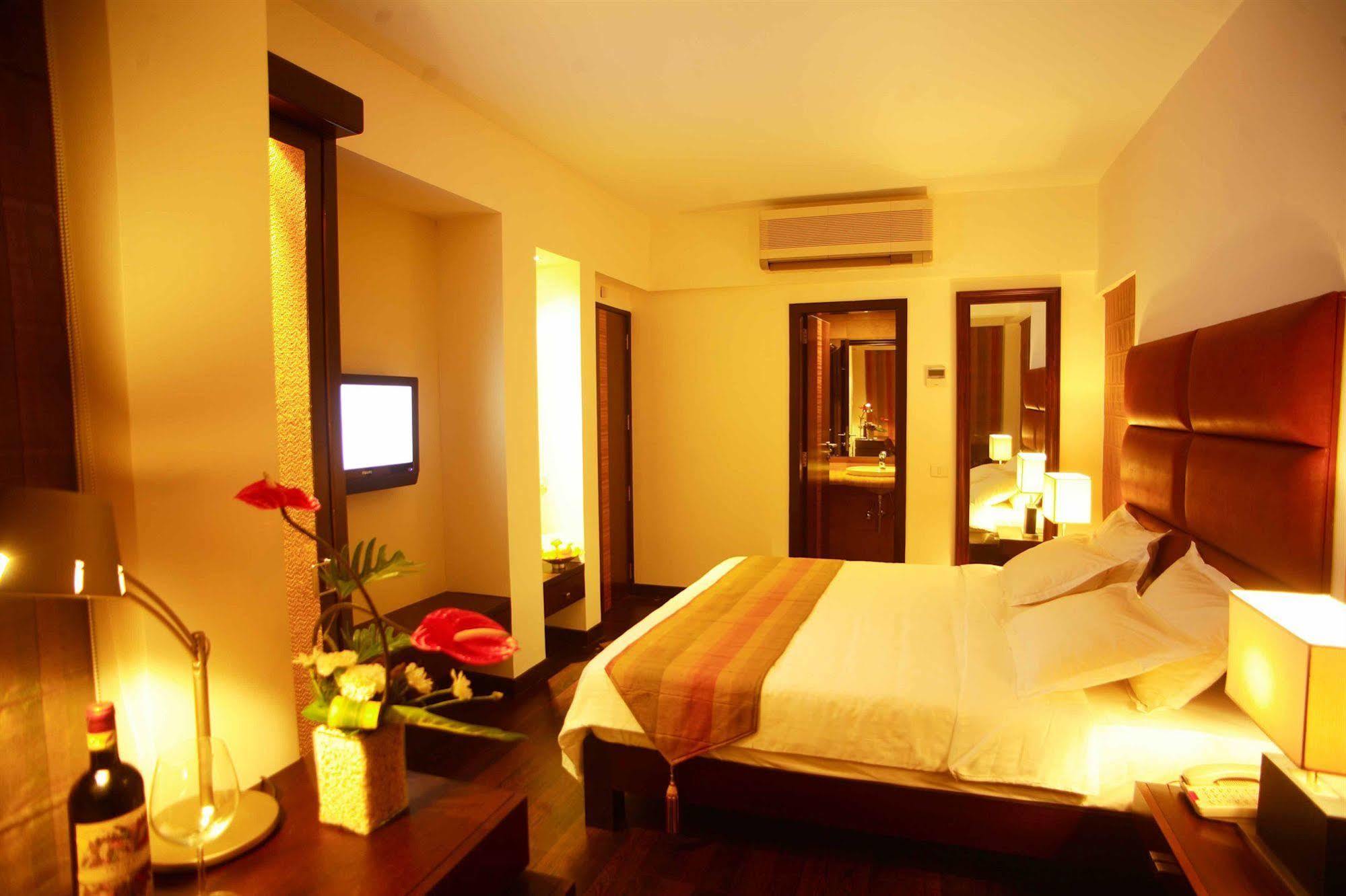 Hotel Metropole Колката Екстер'єр фото